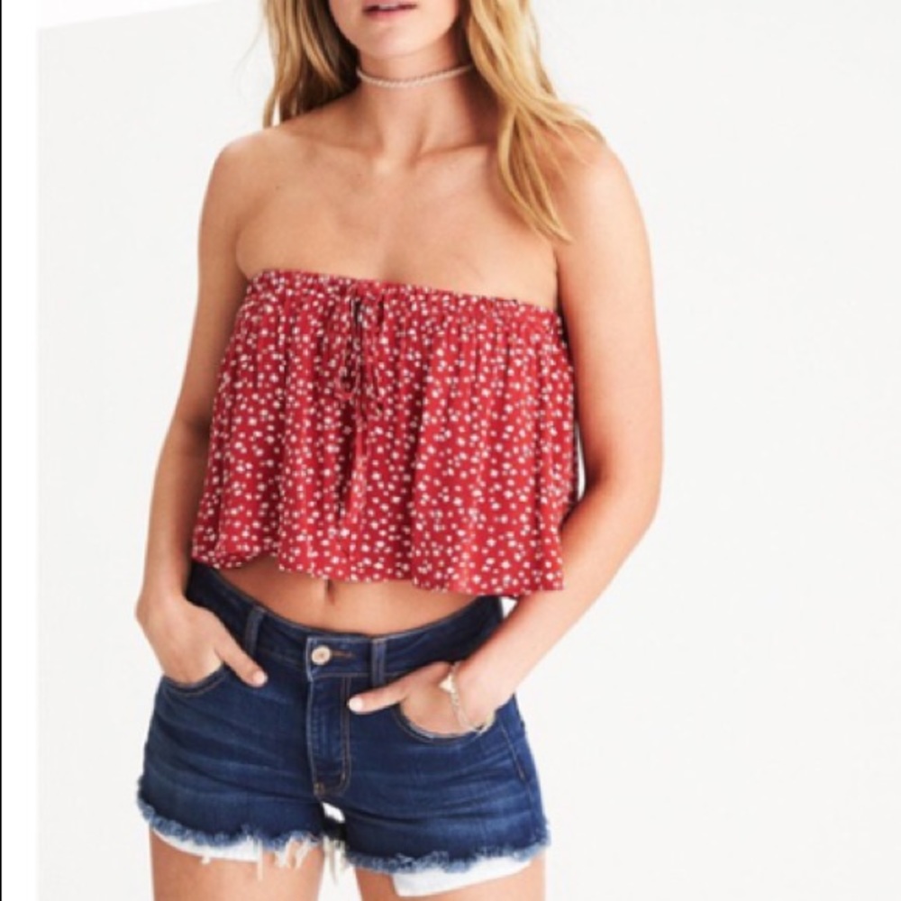 American Eagle Red and white floral flowy crop top